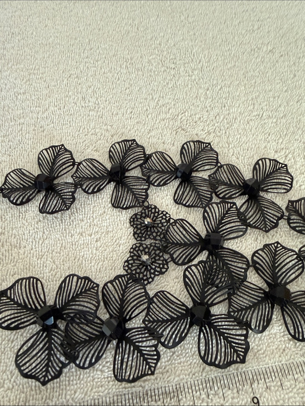 Black Floral Statement Necklace - Elegant Women's Jewelry - Picture 3 of 3